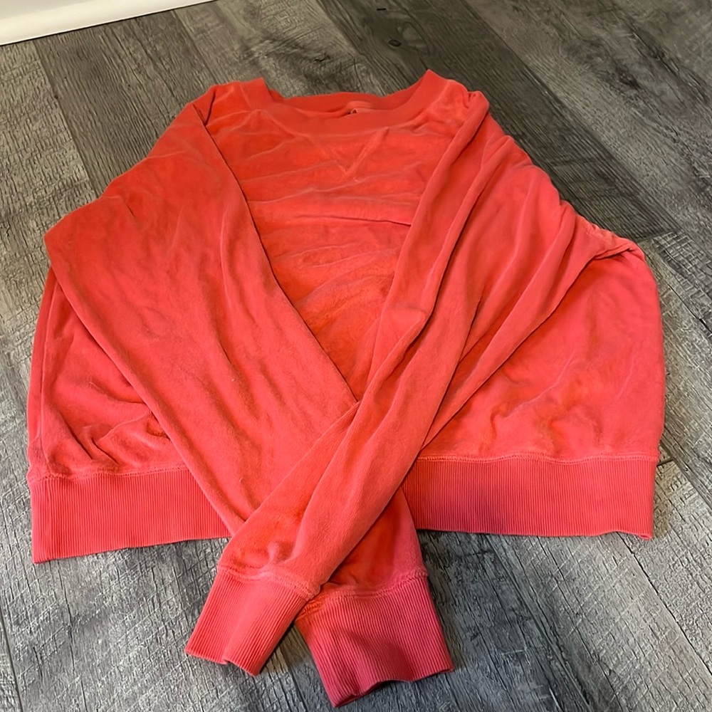 Size M Old Navy Crew neck
